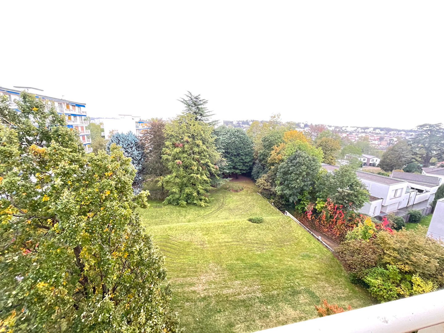 ECULLY -  Emplacement idal - Appartement T6 - Dernier tage - 179.86m - 2 Balcons - Parc Arbor 9/10